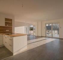 Helle 4 Zimmerwohnung - 2.280,00&nbsp;EUR Kaltmiete, ca.&nbsp; 130,00&nbsp;m&sup2; in Kirchseeon (PLZ: 85614)
