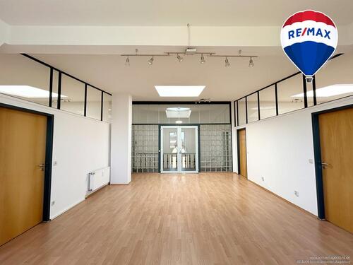 Foto - Repräsentatives Arbeiten über den Dächern der Stadt