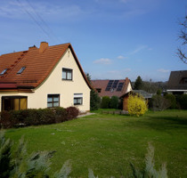 Doppelhaushälfte Einfamilienhaus mit großem Grundstück - Weischlitz