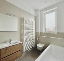 Wunderschön modernisierte 3-Zi.-Wohnung im 2. OG: XXL-Fliesen, Tageslichtbad & Stellplatz auf Wunsch - Chemnitz Altendorf