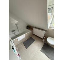 Charmante Dachgeschosswohnung mit Balkon & neuer, moderner EBK - Großheubach