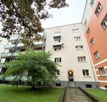 Frisch sanierte 2-Zimmer-Wohnung mit Balkon und Einbauküche - München Pasing-Obermenzing