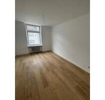 **Kernsaniertes WG-Zimmer mit Einbauküche und Balkon in Wuppertal**