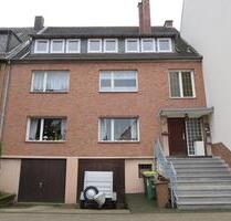 Zentrale 3-4 Wohnung mit großem Balkon im Herzen von Siegburg