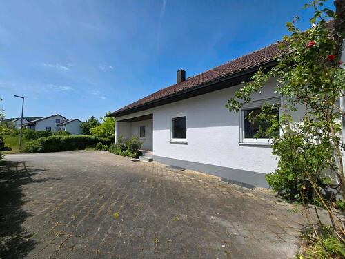 Foto - 6 Zimmer Mehrfamilienhaus, Wohnhaus zum Kaufen in Schnaittenbach