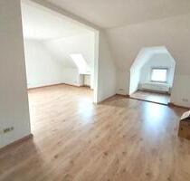 Helle 2,5-Zi.-DG Wohnung ca. 95 m² | zentral | Weiden ab sofort - Weiden in der Oberpfalz