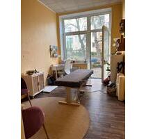 Heller Praxisraum in tierfreundlicher Gemeinschaftspraxis - Berlin Charlottenburg-Wilmersdorf