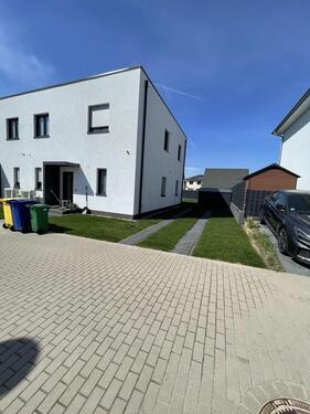 Foto - Ruhig & modern: Neubau-Doppelhaus mit Garten in Rousseau-Park