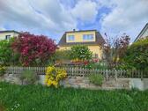 Foto - Einfamilienhaus mit Einliegerwohnung, Doppelgarage, Traumgarten