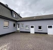 Doppelhaushälfte - 195.000,00&nbsp;EUR Kaufpreis, ca.&nbsp; 134,00&nbsp;m&sup2; in Elsterwerda (PLZ: 04910)