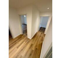 Kernsanierte 3-Zimmer-Wohnung mit Garage – provisionsfrei - Hannover Linden-Limmer