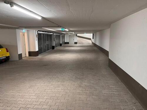Foto - Garage zu vermieten - 80,00 EUR Miete,