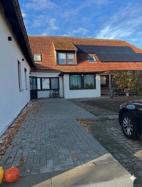 Foto - Großzügiges Mehrgenerationshaus mit Solaranlage & Pool