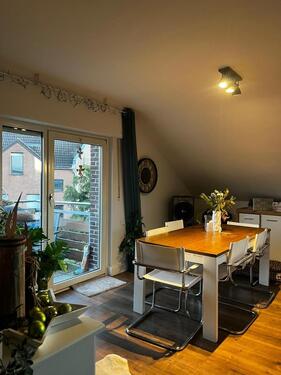 Foto - 4 Zimmer Wohnung mit Balkon - 1.150,00&nbsp;EUR Kaltmiete, ca.&nbsp; 109,00&nbsp;m&sup2;