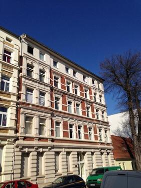 Foto - Gemütliche 4-Raum Wohnung mit nagelneuem Vinylfußboden und Einbauküche.