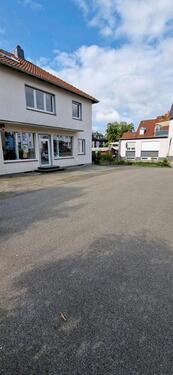 Foto - Geschäft, Büro, Praxis mit Parkplatz
