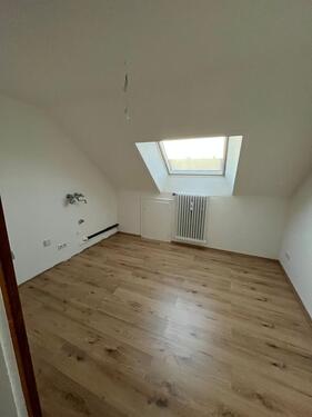 Foto - Renovierte 2-Zimmer-Dachgeschosswohnung