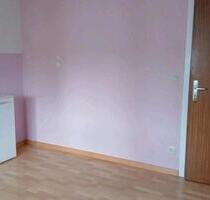 1 zimmer ca 20qm in einer 3 Zimmer Wohnung nur an Damen zu vermi. - Henstedt-Ulzburg