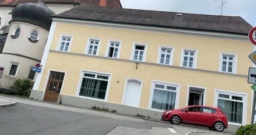 Foto - Mehrfamilienhaus mit Wohungen und Gewerbefläche