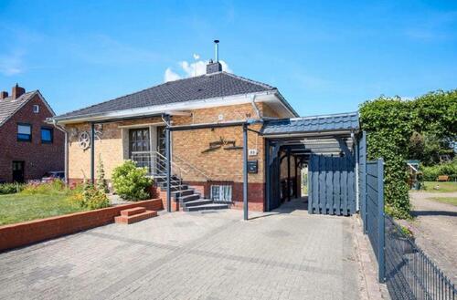 Foto - Kernsaniertes Einfamilienhaus in Schortens zu vermieten