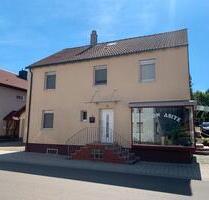 Haus zu vermieten (OG+DG)) - 1.350,00&nbsp;EUR Kaltmiete, ca.&nbsp; 110,00&nbsp;m&sup2; in Sontheim an der Brenz (PLZ: 89567)