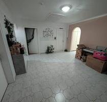 3,5 Zimmer Mietwohnung - 650,00&nbsp;EUR Kaltmiete, ca.&nbsp; 107,00&nbsp;m&sup2; in Floß (PLZ: 92685)