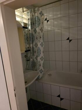 Foto - Vermiete teilmöblierte 2-Zimmer-Wohnung im Erdgechoss