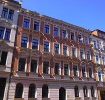 3 Raum-EG-Wg. mit gr. Balkon, Bad mit Wanne und Fenster, frisch Renoviert! - Leipzig Altwest