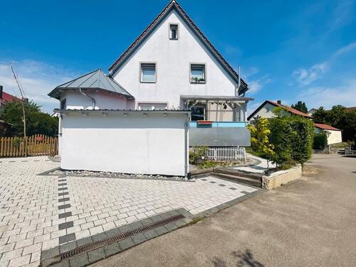 Foto - Doppelhaushälfte mit zwei Wohnungen