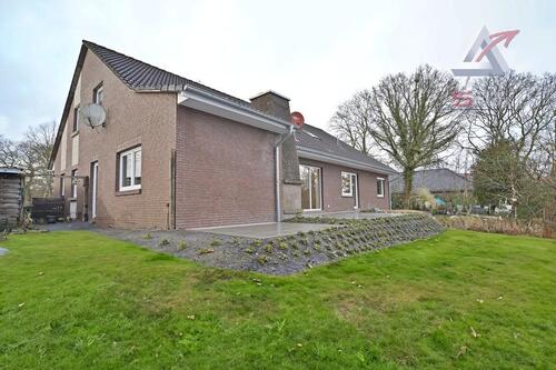 Foto - Renovierte Erdgeschosswohnung - 900,00&nbsp;EUR Kaltmiete, ca.&nbsp; 173,00&nbsp;m&sup2;