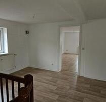 2,5 Zimmer, Küche, Diele, Bad in Stadtroda OT Quirla