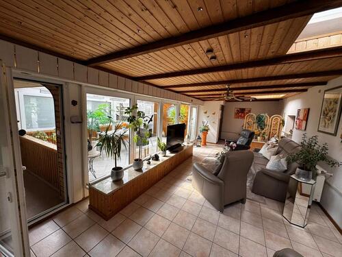Foto - Großzügiger Bungalow mit Wintergarten, Garten & zusätzlicher Nutz