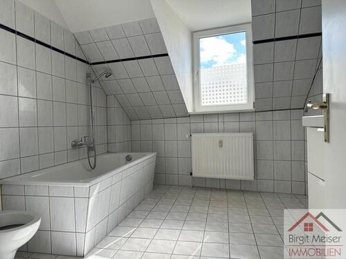 Foto - Nähe Platz der Freiheit, Bahnhof * Maisonette-Dachgeschoss-Altbauwohnung * EBK, Tageslichtbad