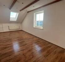 Charmante Dachgeschosswohnung - 730,00&nbsp;EUR Kaltmiete, ca.&nbsp; 66,00&nbsp;m&sup2; in Adlkofen (PLZ: 84166)