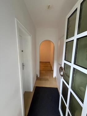 Foto - Helle 3-Zimmer-Erdgeschosswohnung mit Kamin und großen Garten