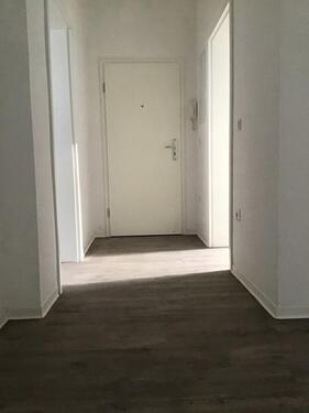 Foto - Frisch modernisiert: 3-Zimmer-Wohnung mit Loggia in Stadtlage!