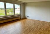 Foto - Frisch renovierte 4-Zimmer-Wohnung mit Balkon und großer Fensterfront in Hettstadt