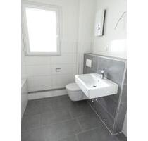 *** Großzügige 3-Zi-Wohnung mit zwei Loggien in Essen-Frohnhausen ***