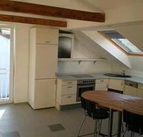 2 Zimmer Dachgeschosswohnung - 650,00&nbsp;EUR Kaltmiete, ca.&nbsp; 70,00&nbsp;m&sup2; in Pentling (PLZ: 93080)