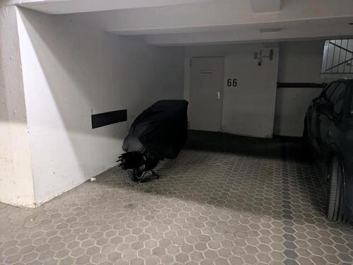 Foto - Tiefgaragenstellplatzes - 100,00 EUR Miete,