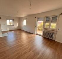 Erdgeschoss-Wohnung mit Terrasse und privatem Garten in ZFH - Hilpoltstein