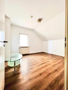 Foto - Helles Zimmer in 4er-FRAUEN WG – Frankfurt-Höchst – zentrale Lage, gute Anbindung, ruhige Hausgemeinschaft