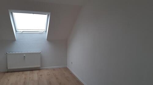 Foto - Isernhagen 4 Zimmer DG Wohnung - 990,00&nbsp;EUR Kaltmiete, ca.&nbsp; 73,50&nbsp;m&sup2;