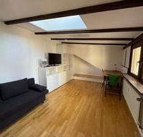 Ruhige 2-Zimmer-Altbau-Maisonette mit großer Wohnküche in der - Göttingen Oststadt Ruhige 2-Zimmer-Altbau-Maisonette mit großer Wohnküche in der - Göttingen Oststadt