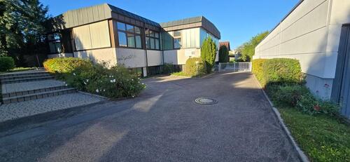Foto - Repräsentative Gewerbehalle mit Büros in Hochdorf zu vermieten