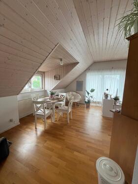 Foto - 2 12 Zimmer DG Wohnung 53m2 - 595,00&nbsp;EUR Kaltmiete, ca.&nbsp; 53,00&nbsp;m&sup2;