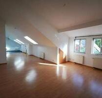 OFFENE SCHÖNE WOHNUNG IN BESTER LAGE IN ST.INGBERT FREI AB 01.12 - Sankt Ingbert