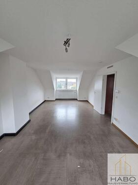 Foto - **2,5 Zimmer Dachgeschosswohnung für Singles oder Pärchen**