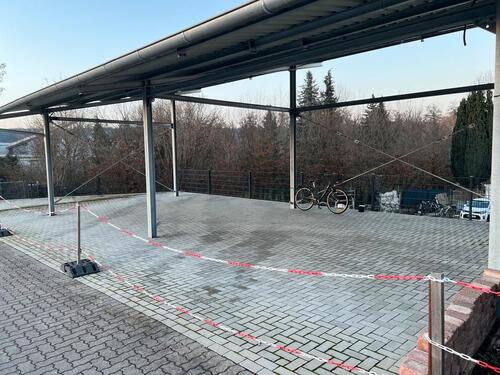 Foto - Stellplatz, Camper, Wohnwagen, Auto überdacht Strom Stromanschluß