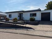 Foto - Freistehender Bungalow mit 2 Garagen in 50181 Bedburg